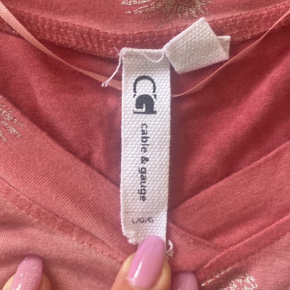 Cable and Gauge Soft Rose V Neck w Pineapples - Picture 4 of 7